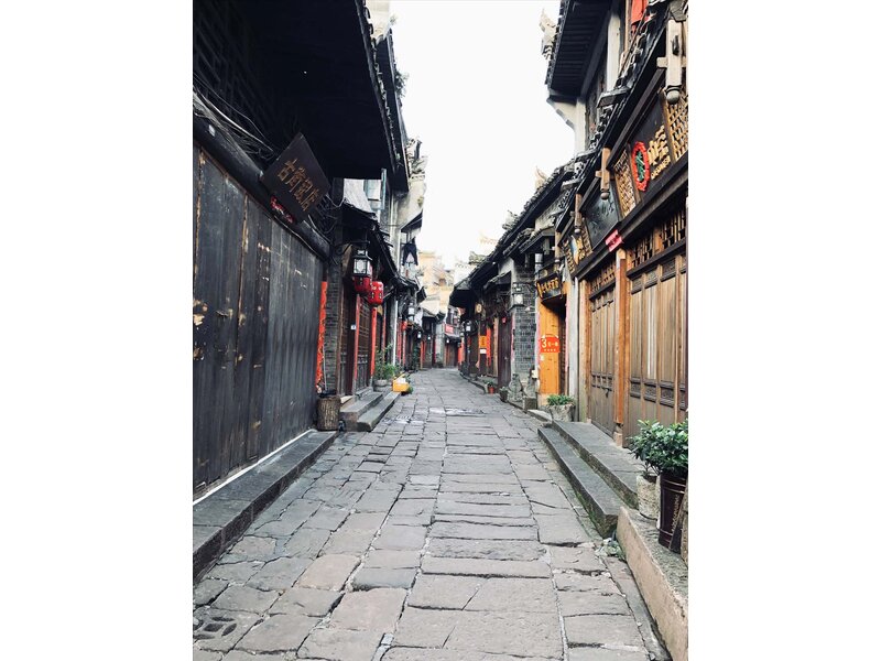 KHÁM PHÁ CỔ TRẤN PHƯỢNG HOÀNG